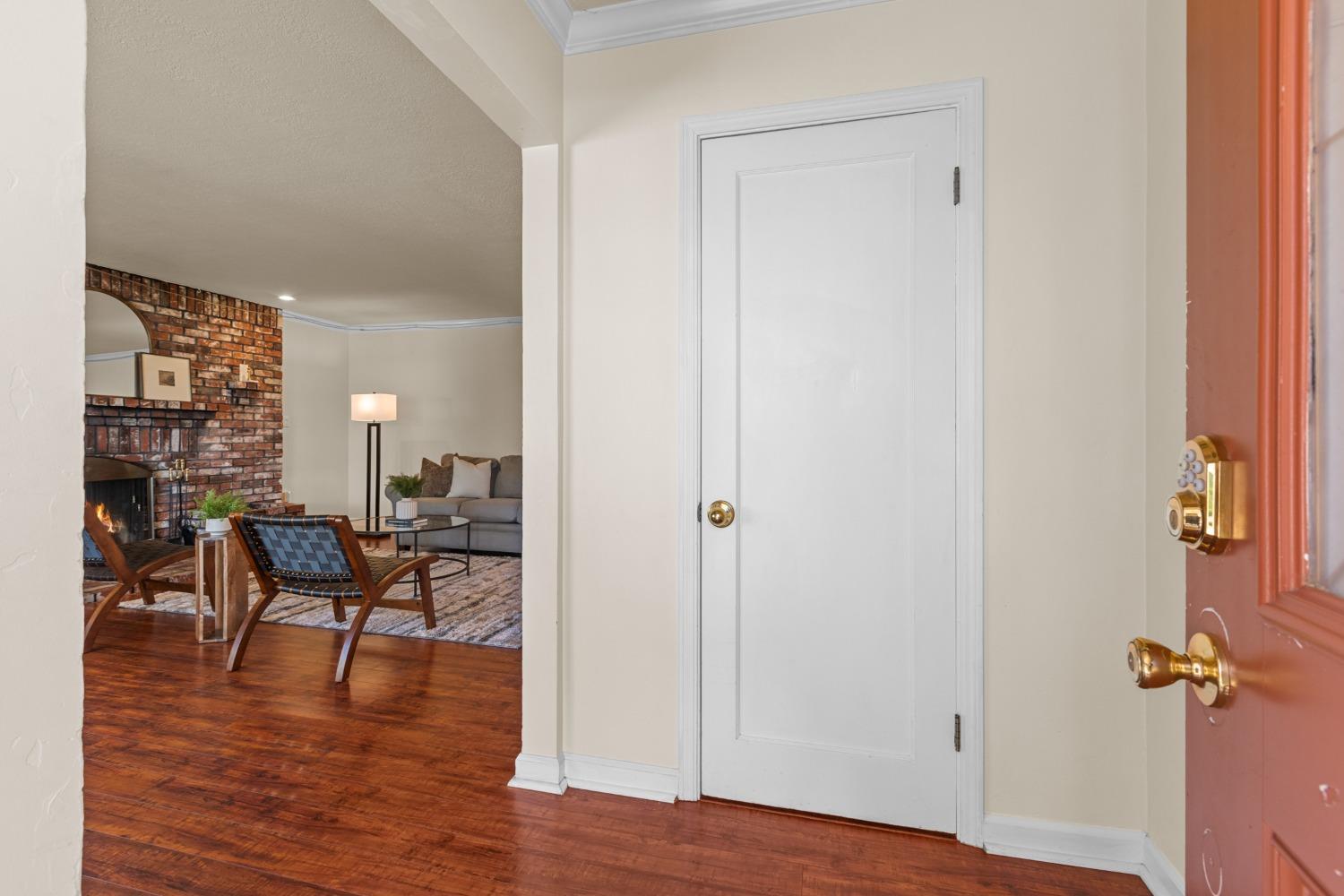 Detail Gallery Image 2 of 59 For 3800 Winona Way, North Highlands,  CA 95660 - 5 Beds | 3 Baths