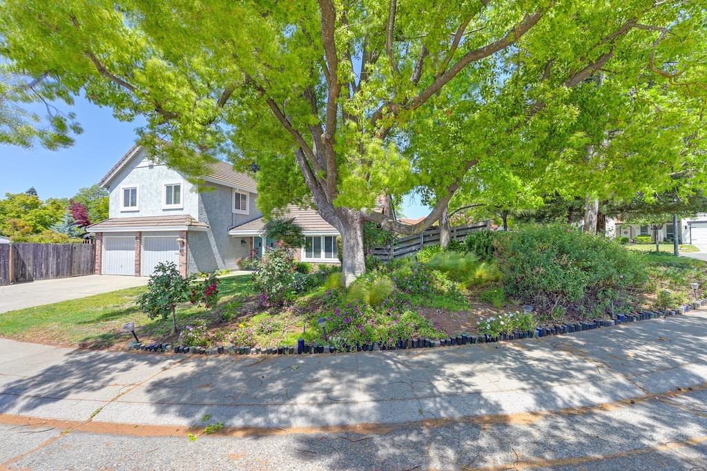 Detail Gallery Image 2 of 44 For 4156 Dena Way, Sacramento,  CA 95821 - 3 Beds | 2/1 Baths