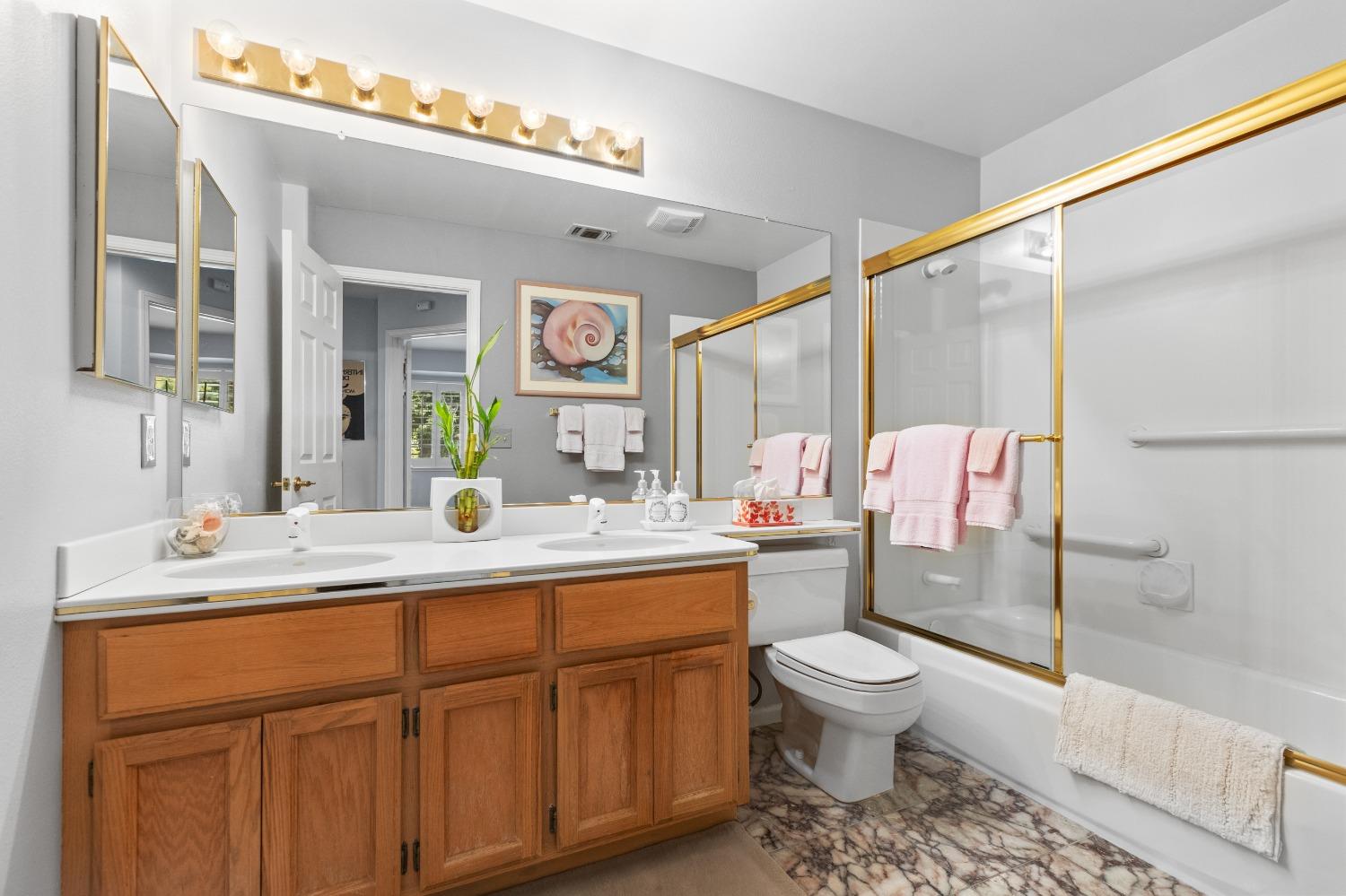 Detail Gallery Image 44 of 56 For 7805 River Village Dr, Sacramento,  CA 95831 - 3 Beds | 2/1 Baths