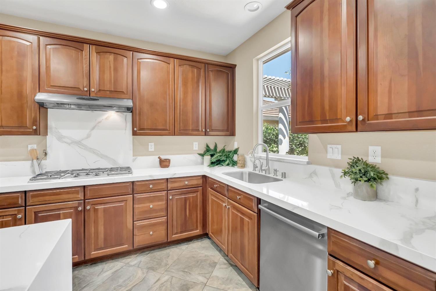 Stageline Circle, Rocklin, California image 25