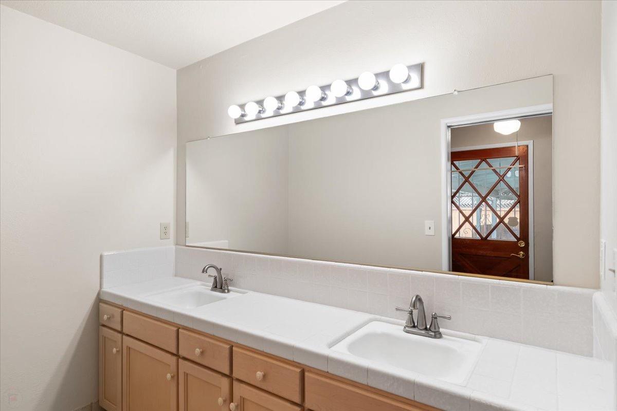 Detail Gallery Image 38 of 51 For 2501 Continental Dr, Modesto,  CA 95355 - 3 Beds | 2 Baths