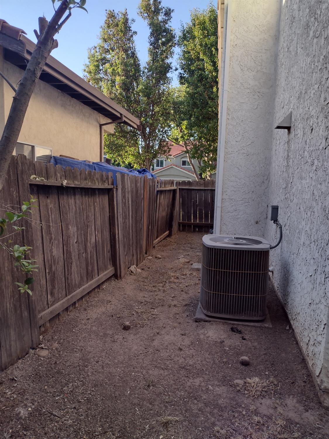 Detail Gallery Image 45 of 56 For 1900 Berryessa Dr, Modesto,  CA 95358 - 3 Beds | 2/1 Baths