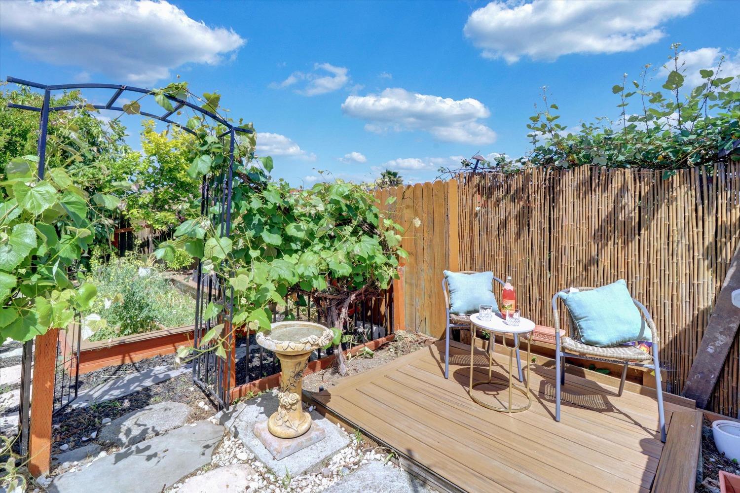 Detail Gallery Image 37 of 38 For 1412 E 32 St, Oakland,  CA 94602 - 3 Beds | 2 Baths