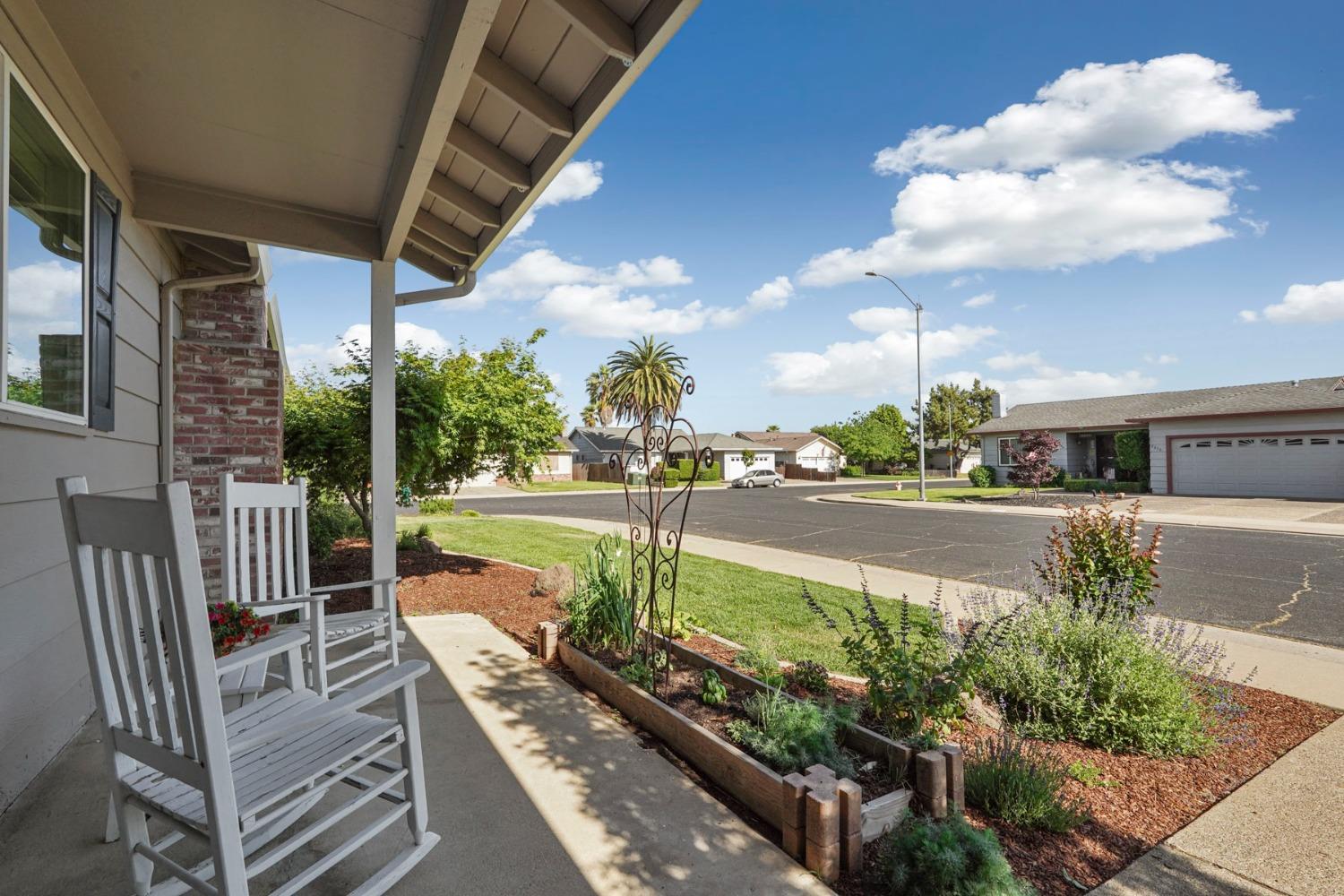 Detail Gallery Image 7 of 37 For 2235 Starr Dr, Lodi,  CA 95242 - 3 Beds | 2 Baths
