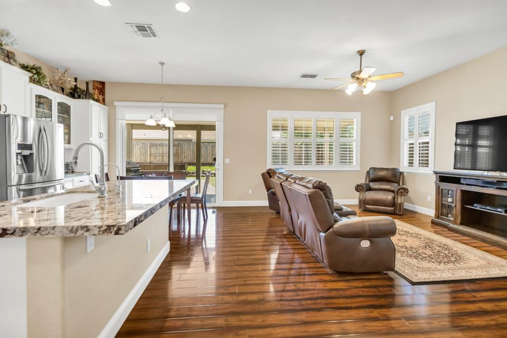 Detail Gallery Image 26 of 66 For 929 Jordine Way, Galt,  CA 95632 - 5 Beds | 2/1 Baths