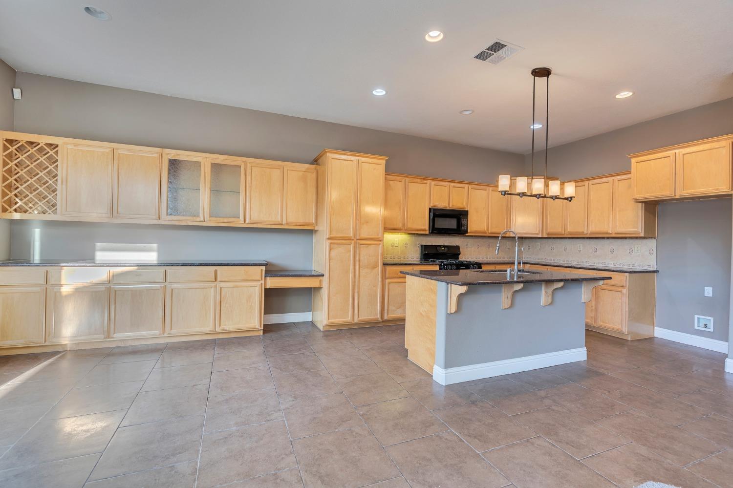 Detail Gallery Image 24 of 67 For 2196 Naples Ct, Los Banos,  CA 93635 - 3 Beds | 2 Baths