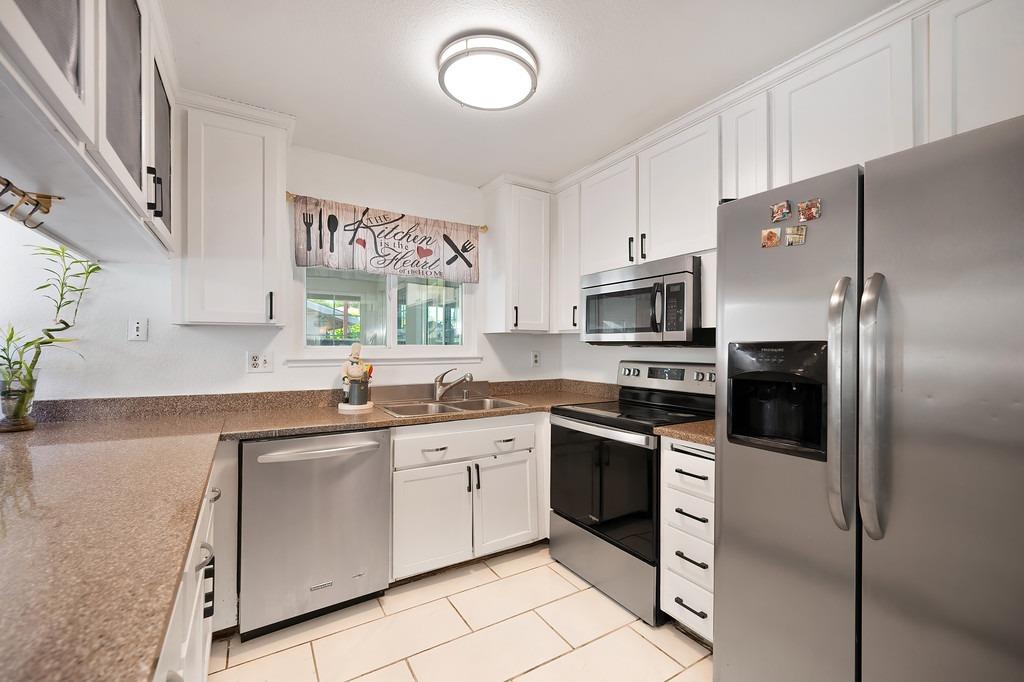 Detail Gallery Image 14 of 33 For 7735 Antelope Rd, Citrus Heights,  CA 95610 - 4 Beds | 2 Baths