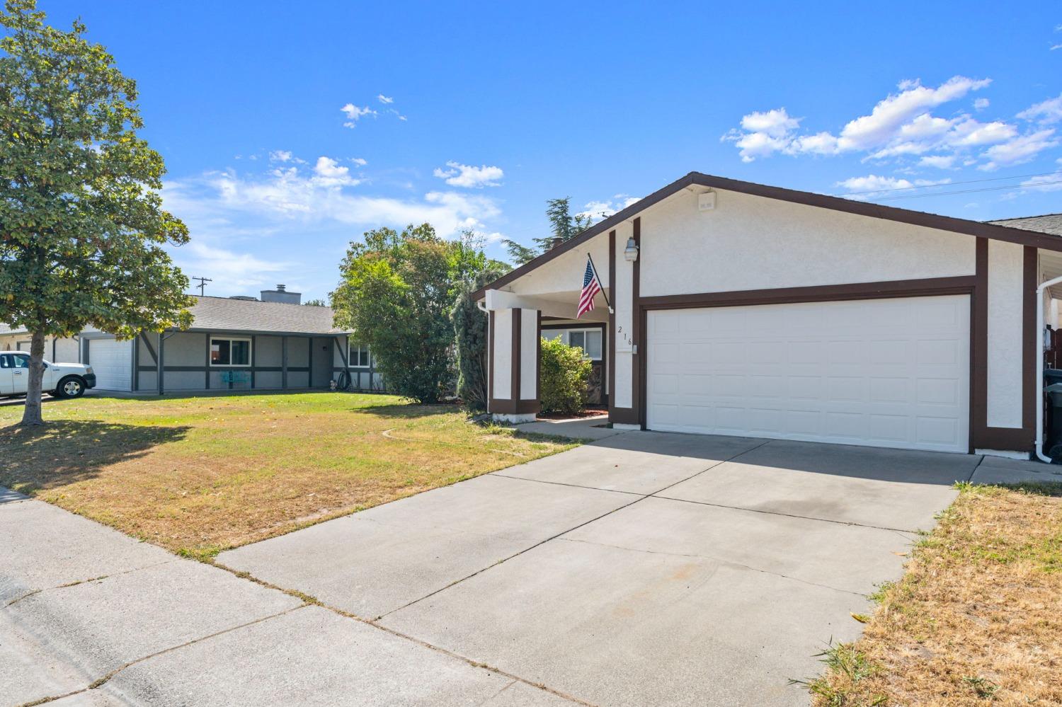 Detail Gallery Image 1 of 45 For 216 Jubilee Way, Rio Linda,  CA 95673 - 3 Beds | 2 Baths