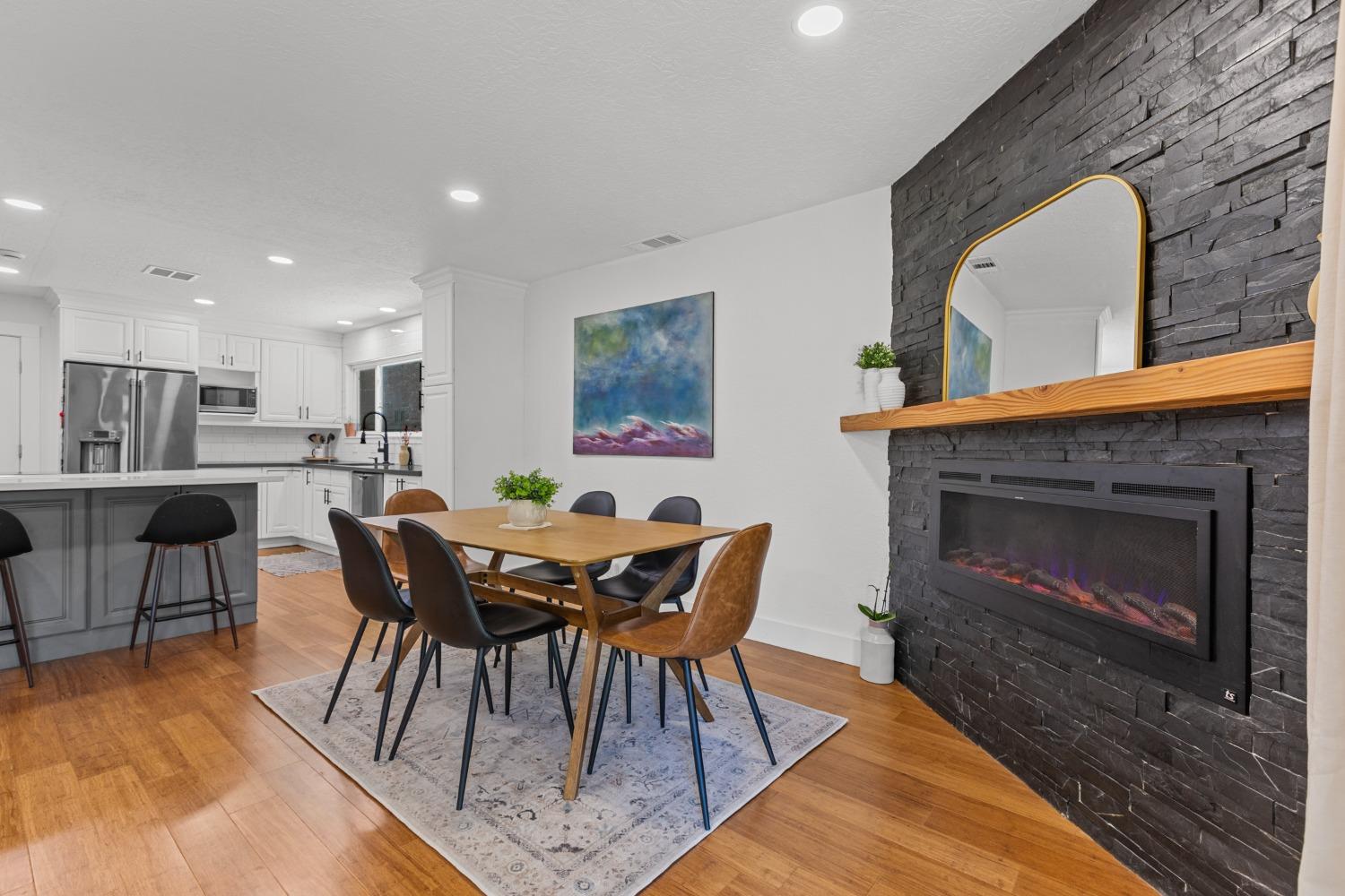 Detail Gallery Image 9 of 38 For 7889 Olive St, Fair Oaks,  CA 95628 - 3 Beds | 2 Baths