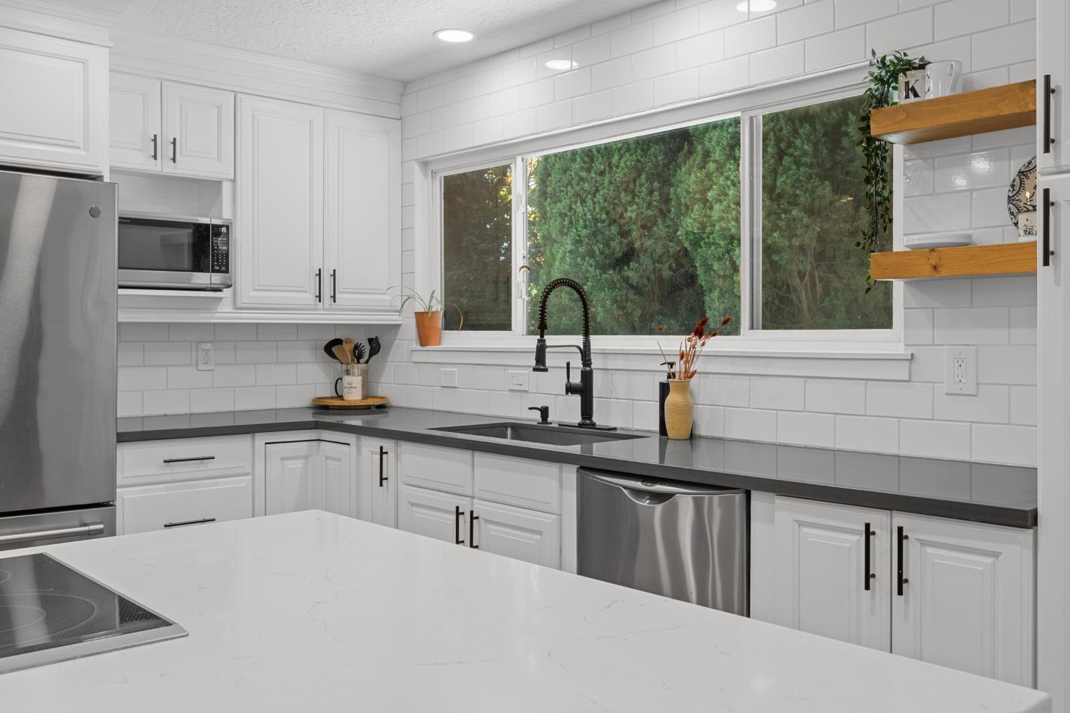 Detail Gallery Image 4 of 38 For 7889 Olive St, Fair Oaks,  CA 95628 - 3 Beds | 2 Baths