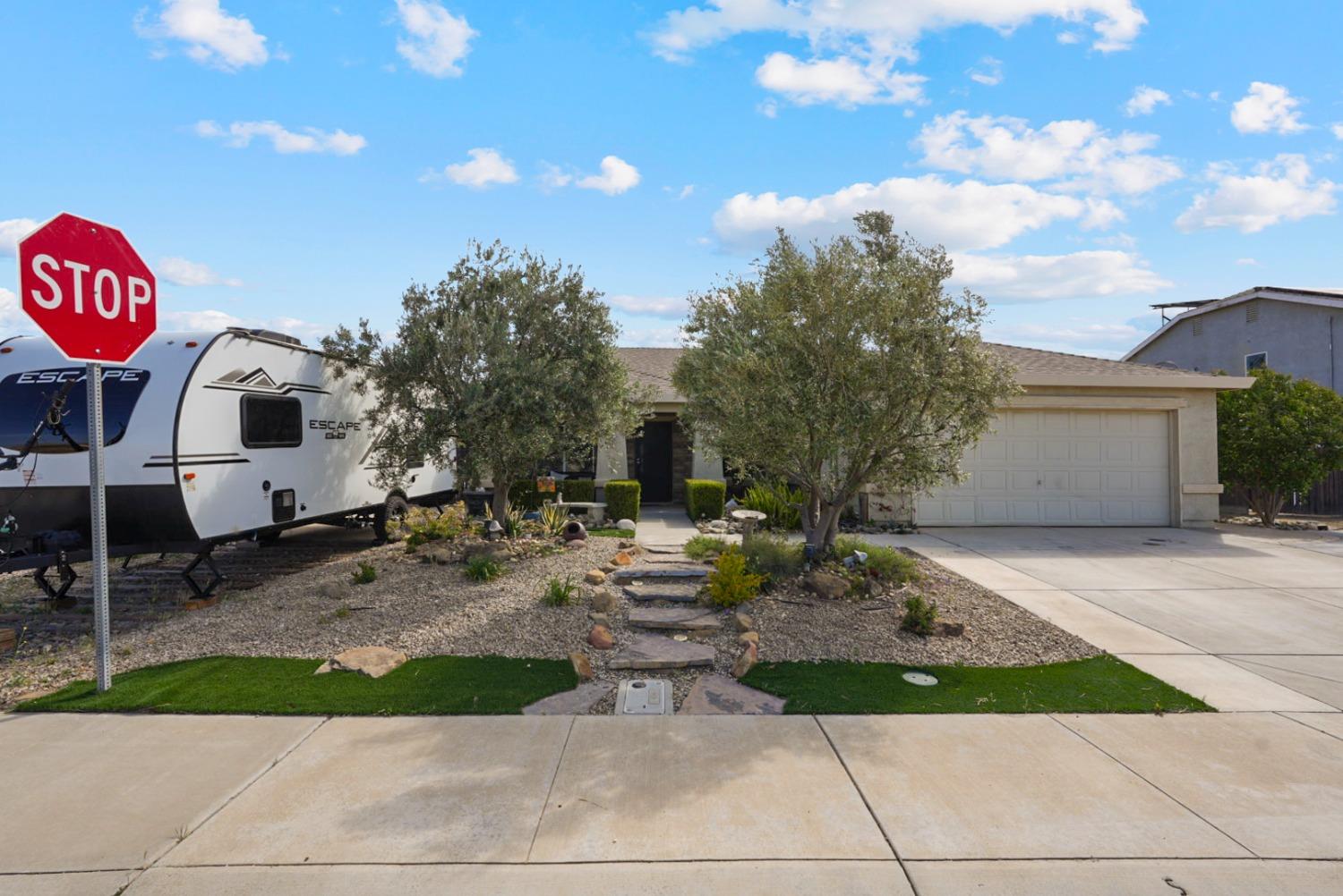 Detail Gallery Image 2 of 43 For 13706 Yerba Buena Ave, Gustine,  CA 95322 - 4 Beds | 2 Baths