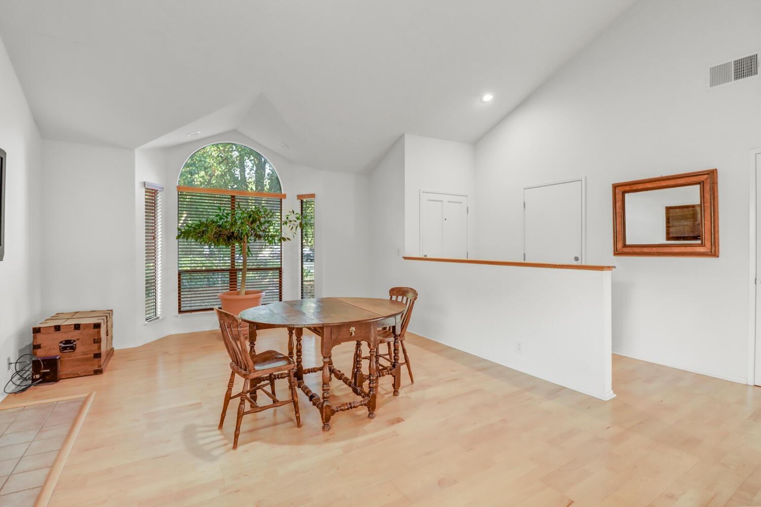 Oyster Bay Avenue, Davis, California image 7