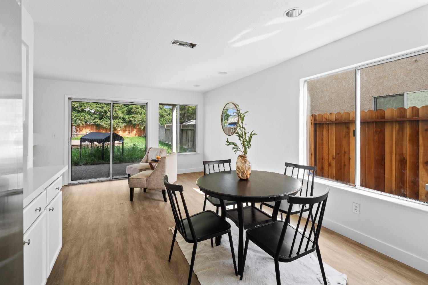 Detail Gallery Image 25 of 50 For 9557 W Village Tree Dr, Elk Grove,  CA 95758 - 3 Beds | 2/1 Baths