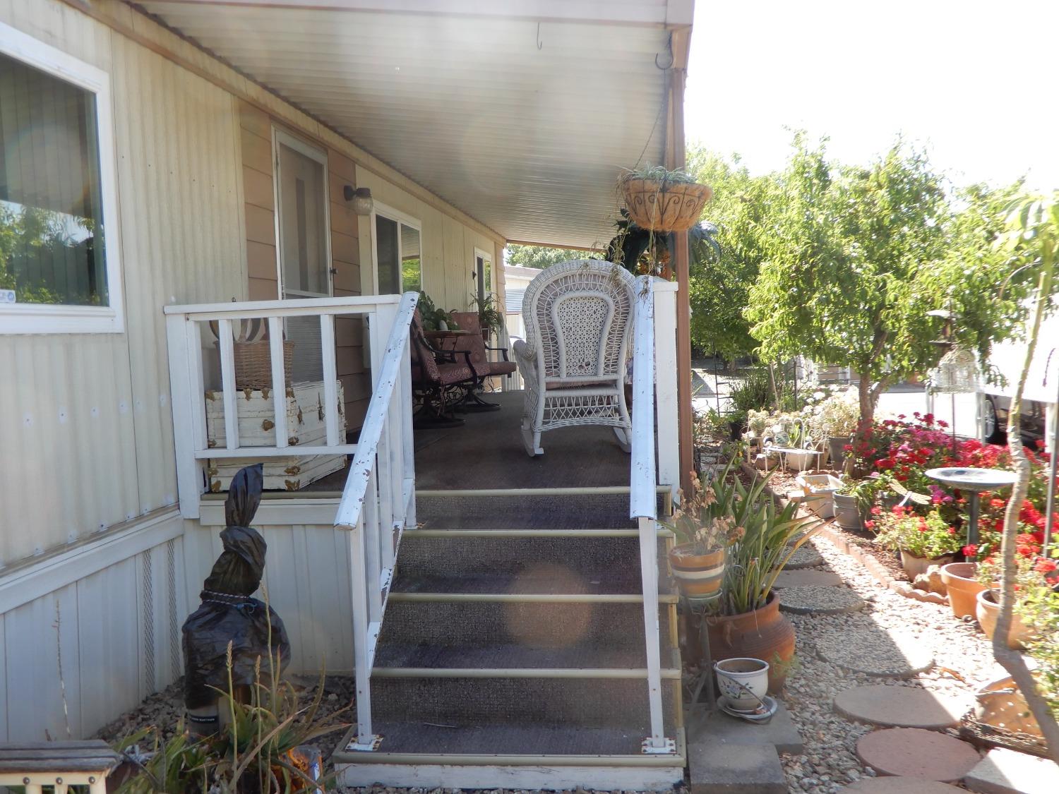 Detail Gallery Image 16 of 44 For 134 Gardenia, Sacramento,  CA 95828 - 3 Beds | 2 Baths