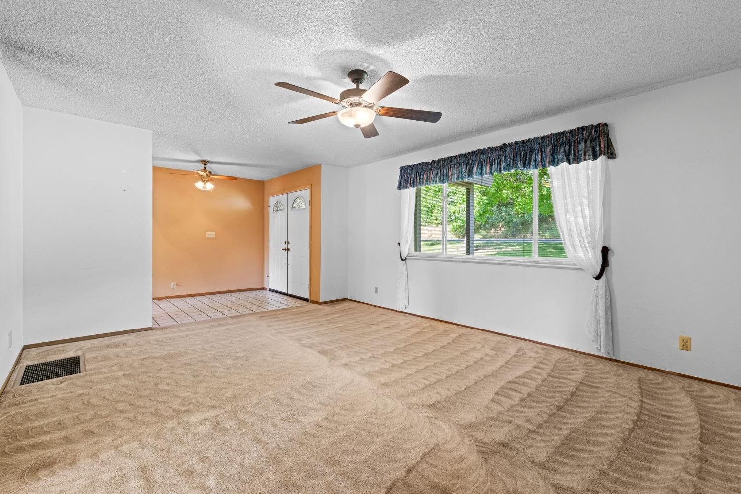 Detail Gallery Image 10 of 46 For 5038 Illinois Ave, Fair Oaks,  CA 95628 - 4 Beds | 2 Baths