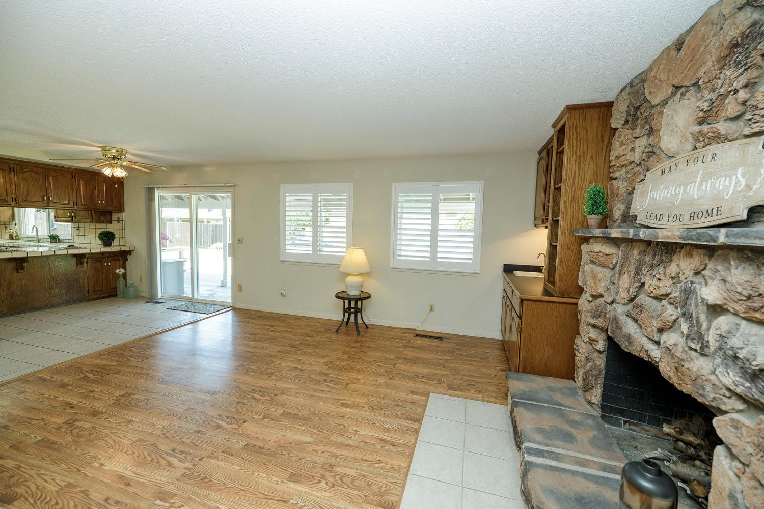 Oakridge Court, Modesto, California image 17