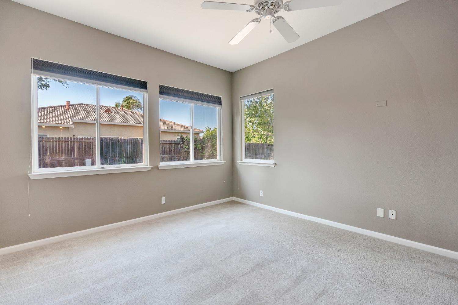 Detail Gallery Image 32 of 67 For 2196 Naples Ct, Los Banos,  CA 93635 - 3 Beds | 2 Baths