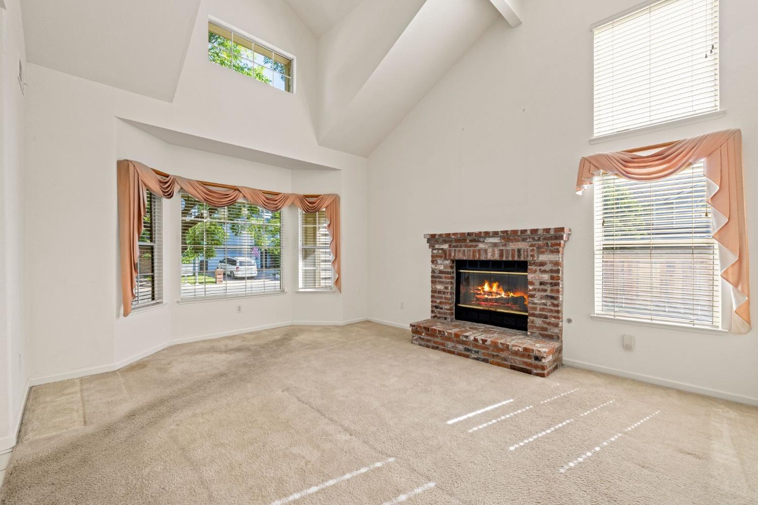 Detail Gallery Image 10 of 56 For 2936 Trigo Way, Sacramento,  CA 95833 - 3 Beds | 2/1 Baths
