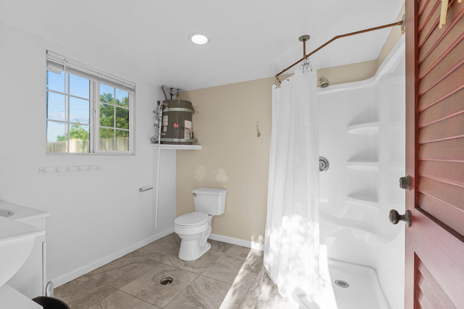 Detail Gallery Image 45 of 59 For 3800 Winona Way, North Highlands,  CA 95660 - 5 Beds | 3 Baths