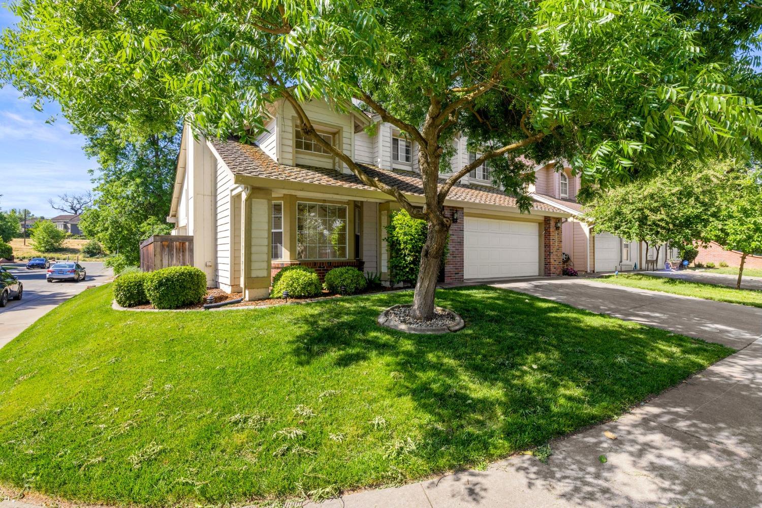 Detail Gallery Image 2 of 56 For 2936 Trigo Way, Sacramento,  CA 95833 - 3 Beds | 2/1 Baths