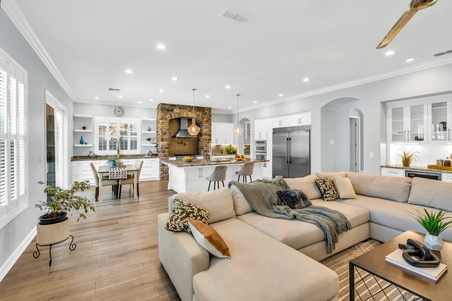 Detail Gallery Image 26 of 94 For 6600 Caprezzo Way, Elk Grove,  CA 95757 - 5 Beds | 4/1 Baths