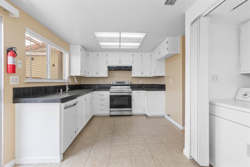 Photo #11: 225058361 Listing: Photo #11