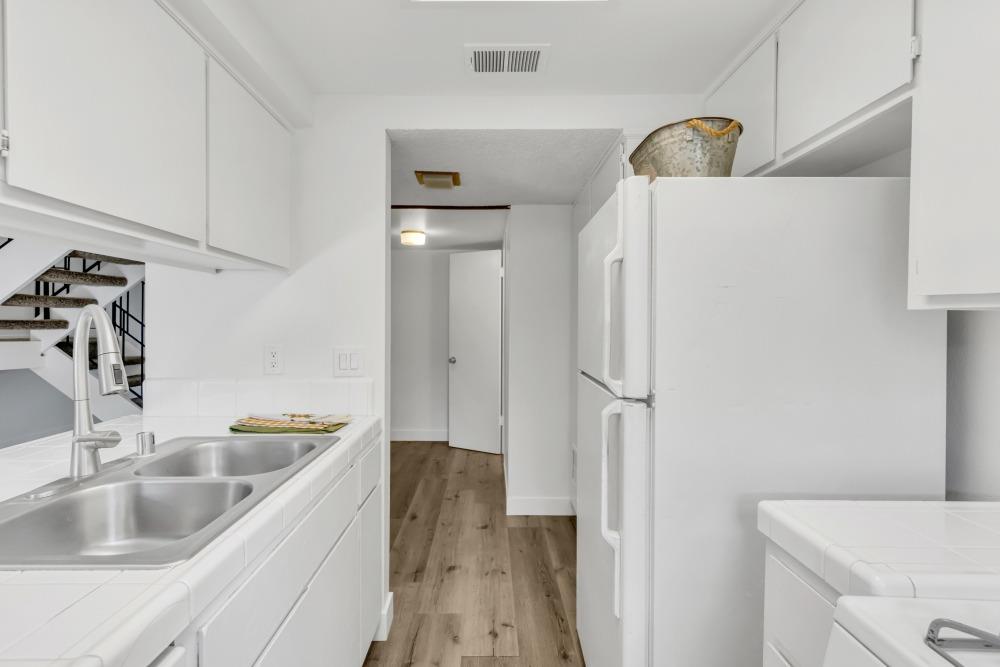 Detail Gallery Image 23 of 57 For 4020 Knoll Top Ct, Carmichael,  CA 95608 - 3 Beds | 1/1 Baths