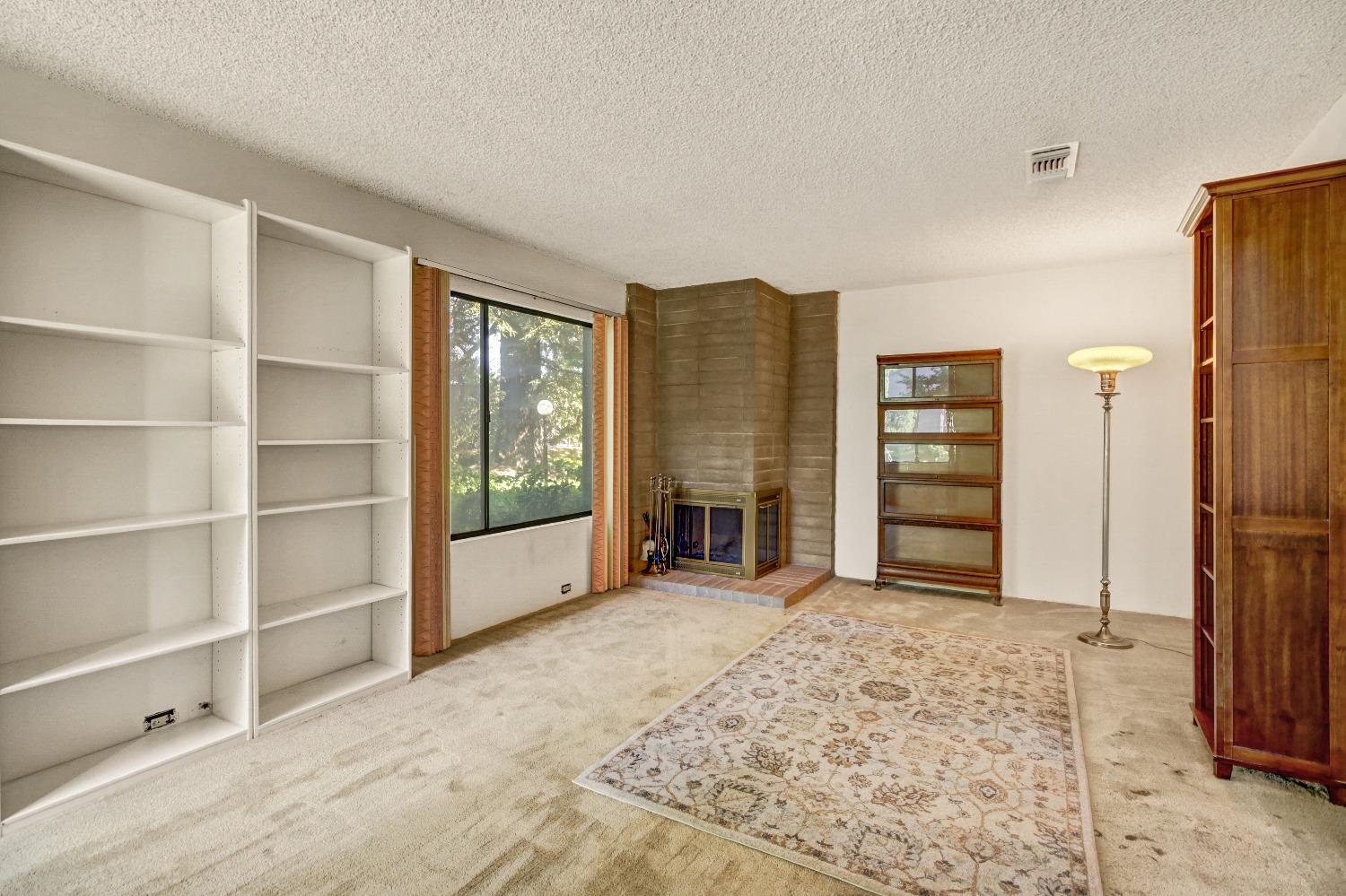 Detail Gallery Image 4 of 48 For 26 Adelphi Ct, Sacramento,  CA 95825 - 3 Beds | 2/1 Baths