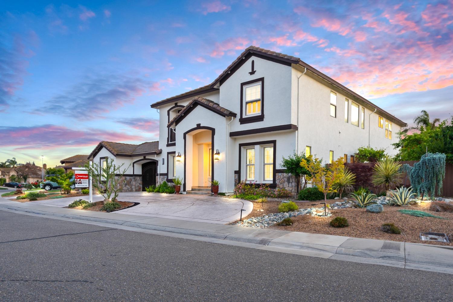 Detail Gallery Image 81 of 94 For 6600 Caprezzo Way, Elk Grove,  CA 95757 - 5 Beds | 4/1 Baths