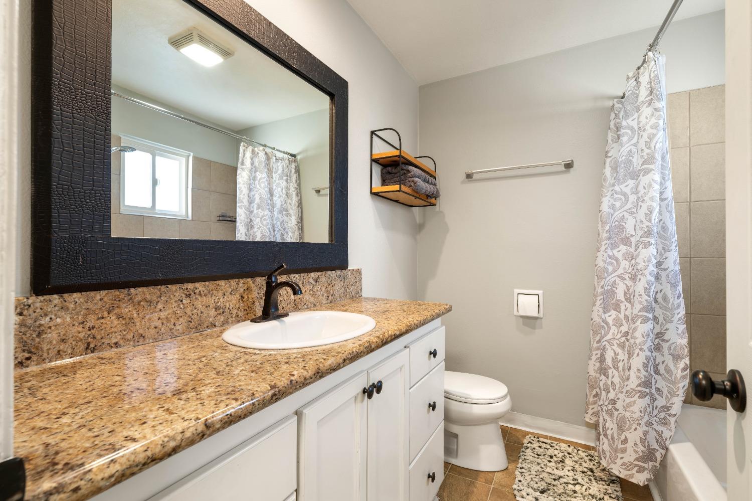 Detail Gallery Image 18 of 51 For 5904 40th St, Sacramento,  CA 95824 - – Beds | – Baths