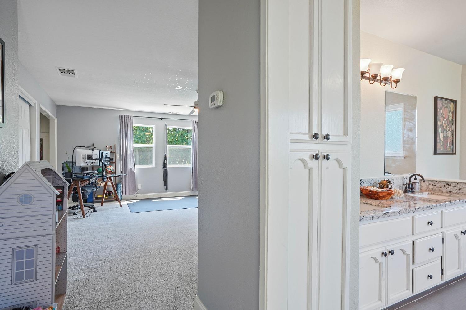 Detail Gallery Image 24 of 39 For 4950 Thor Way, Carmichael,  CA 95608 - 4 Beds | 3 Baths