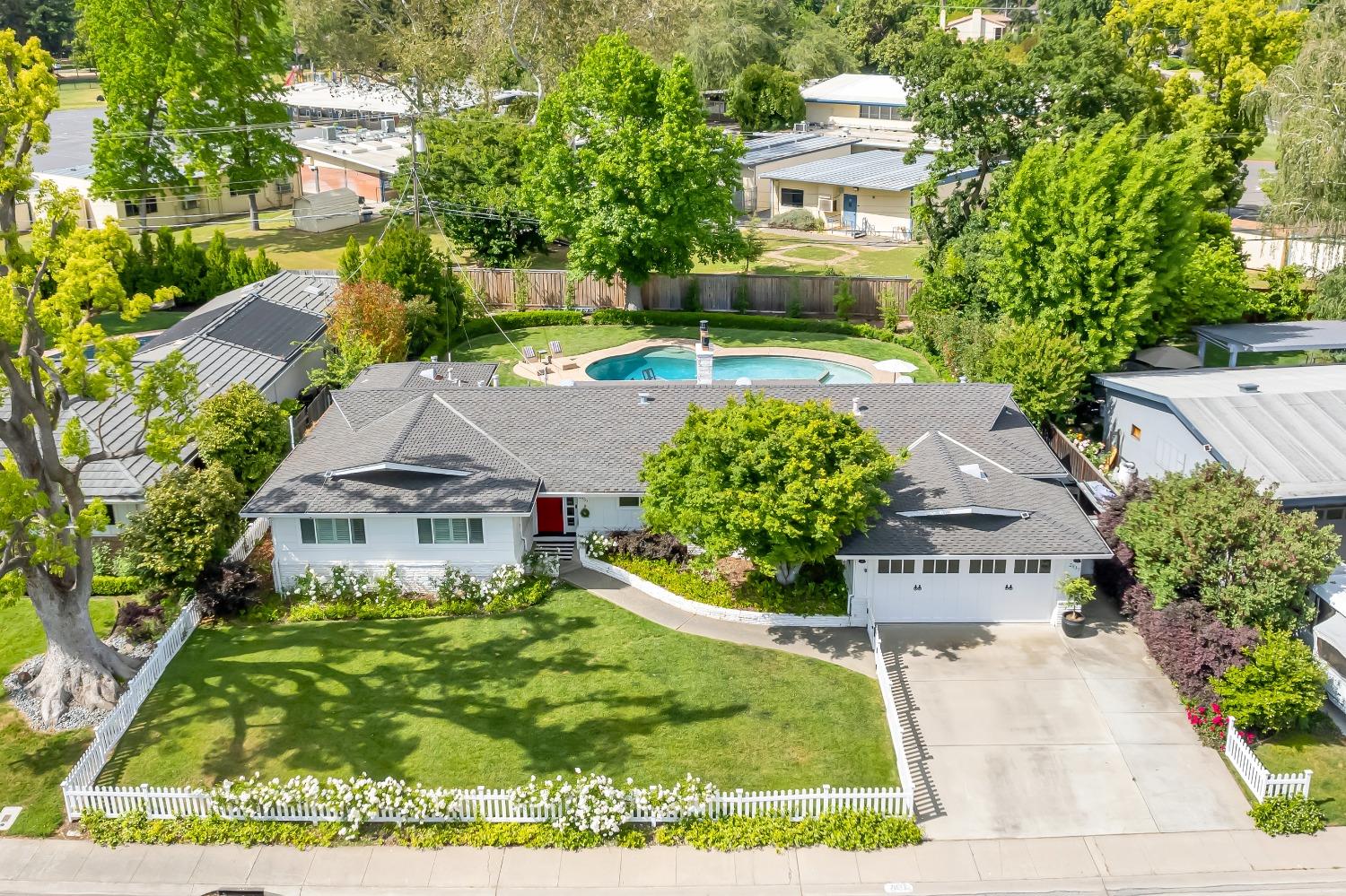 Detail Gallery Image 38 of 41 For 2837 Latham Dr, Sacramento,  CA 95864 - 3 Beds | 2/1 Baths
