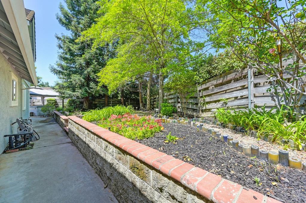 Detail Gallery Image 37 of 44 For 4156 Dena Way, Sacramento,  CA 95821 - 3 Beds | 2/1 Baths