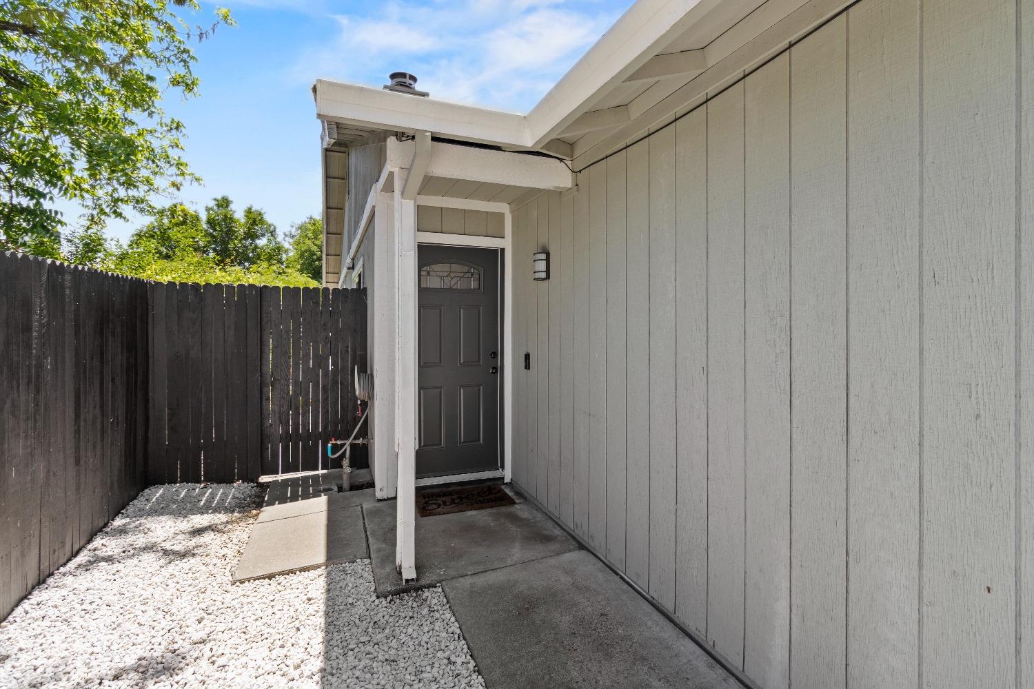 Detail Gallery Image 4 of 45 For 3546 Treleaven Ct, Antelope,  CA 95843 - 2 Beds | 2 Baths