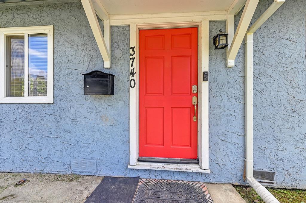 Detail Gallery Image 6 of 29 For 3740 26th Ave, Sacramento,  CA 95820 - 3 Beds | 2 Baths