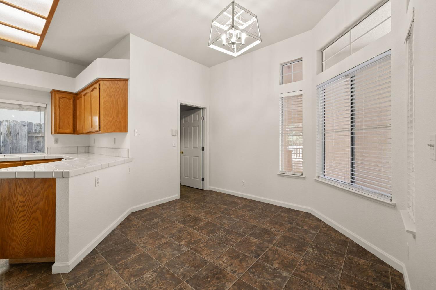 Detail Gallery Image 20 of 45 For 8531 Heather Cross Way, Orangevale,  CA 95662 - 3 Beds | 2 Baths