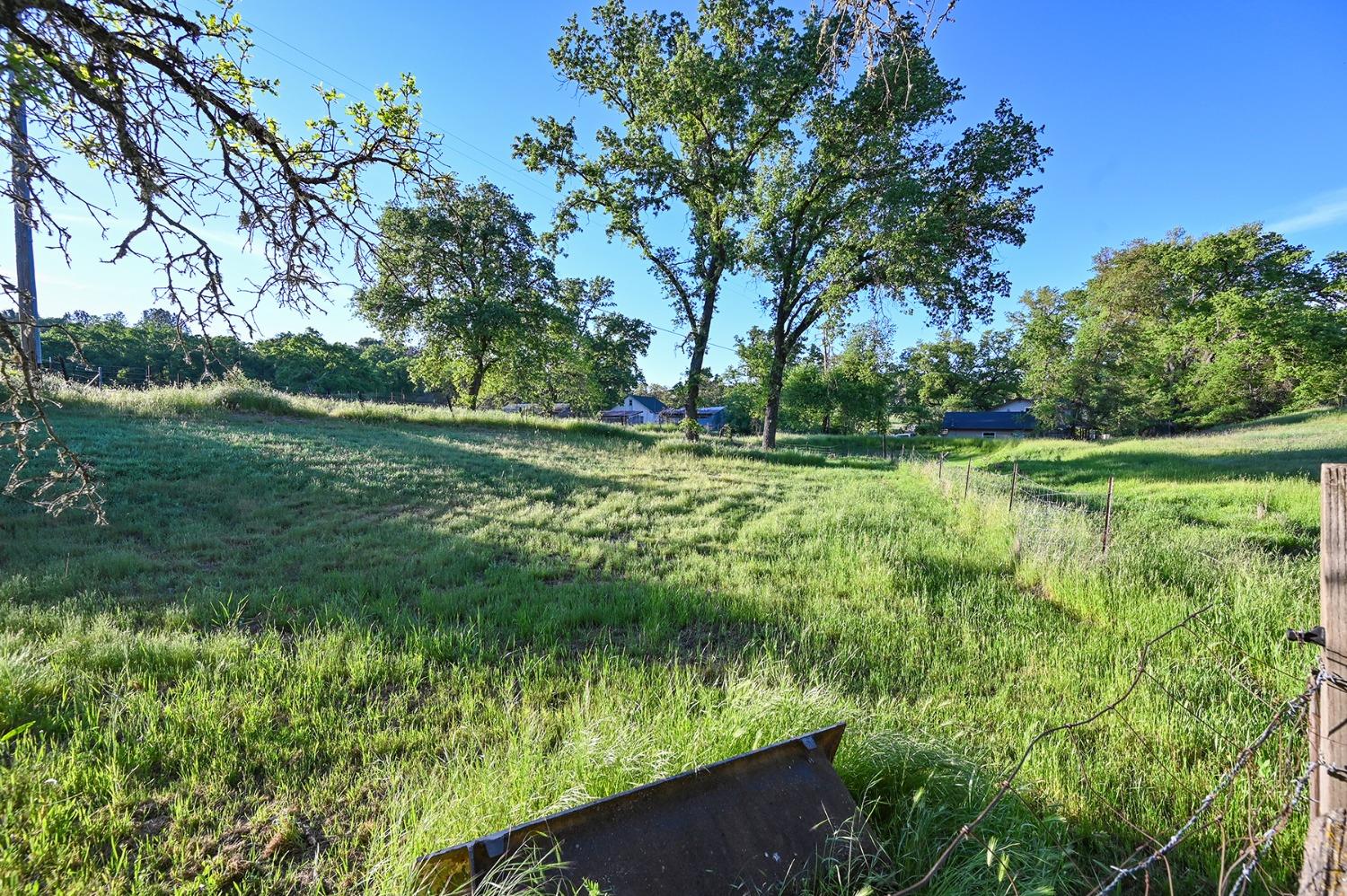 Detail Gallery Image 32 of 70 For 13930 Fiddletown Rd, Fiddletown,  CA 95629 - 3 Beds | 2/1 Baths