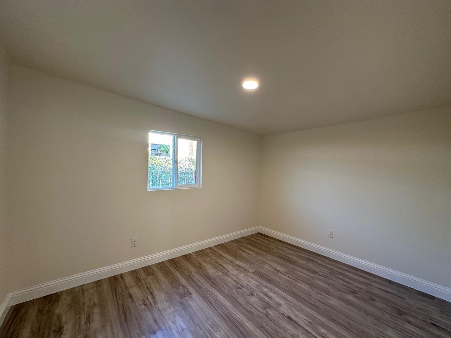 Detail Gallery Image 19 of 29 For 4700 Ravenstone Way, Sacramento,  CA 95842 - 4 Beds | 2/1 Baths