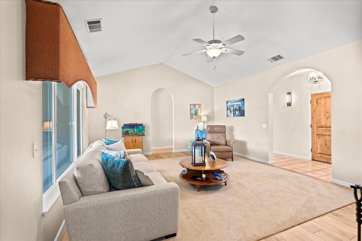 Detail Gallery Image 8 of 39 For 4001 S Sperry Rd, Denair,  CA 95316 - 3 Beds | 3 Baths
