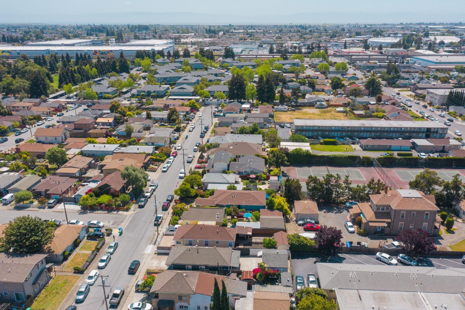 Detail Gallery Image 39 of 48 For 1305 144th Ave, San Leandro,  CA 94578 - 2 Beds | 2/1 Baths