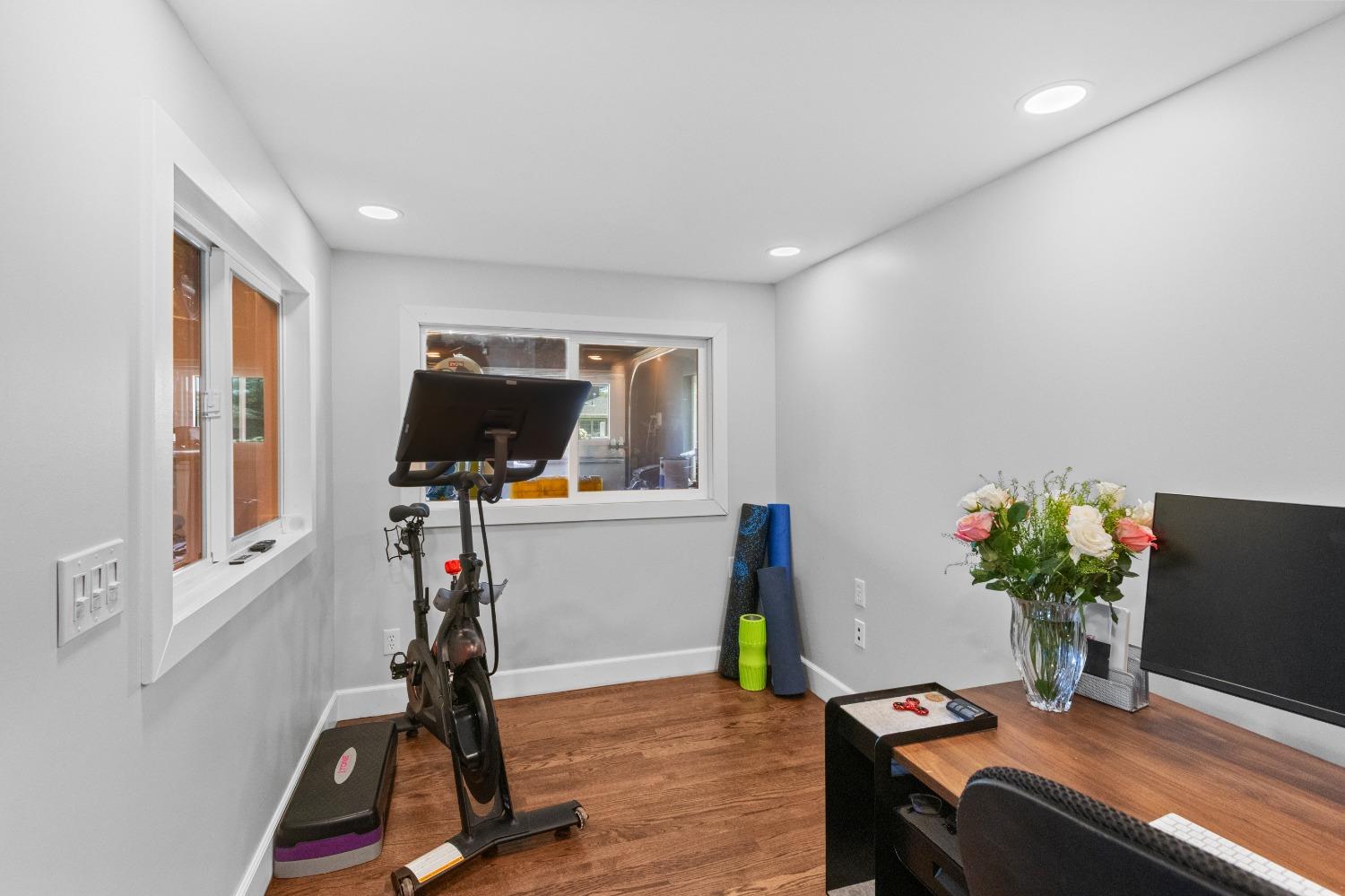 Detail Gallery Image 30 of 41 For 2837 Latham Dr, Sacramento,  CA 95864 - 3 Beds | 2/1 Baths