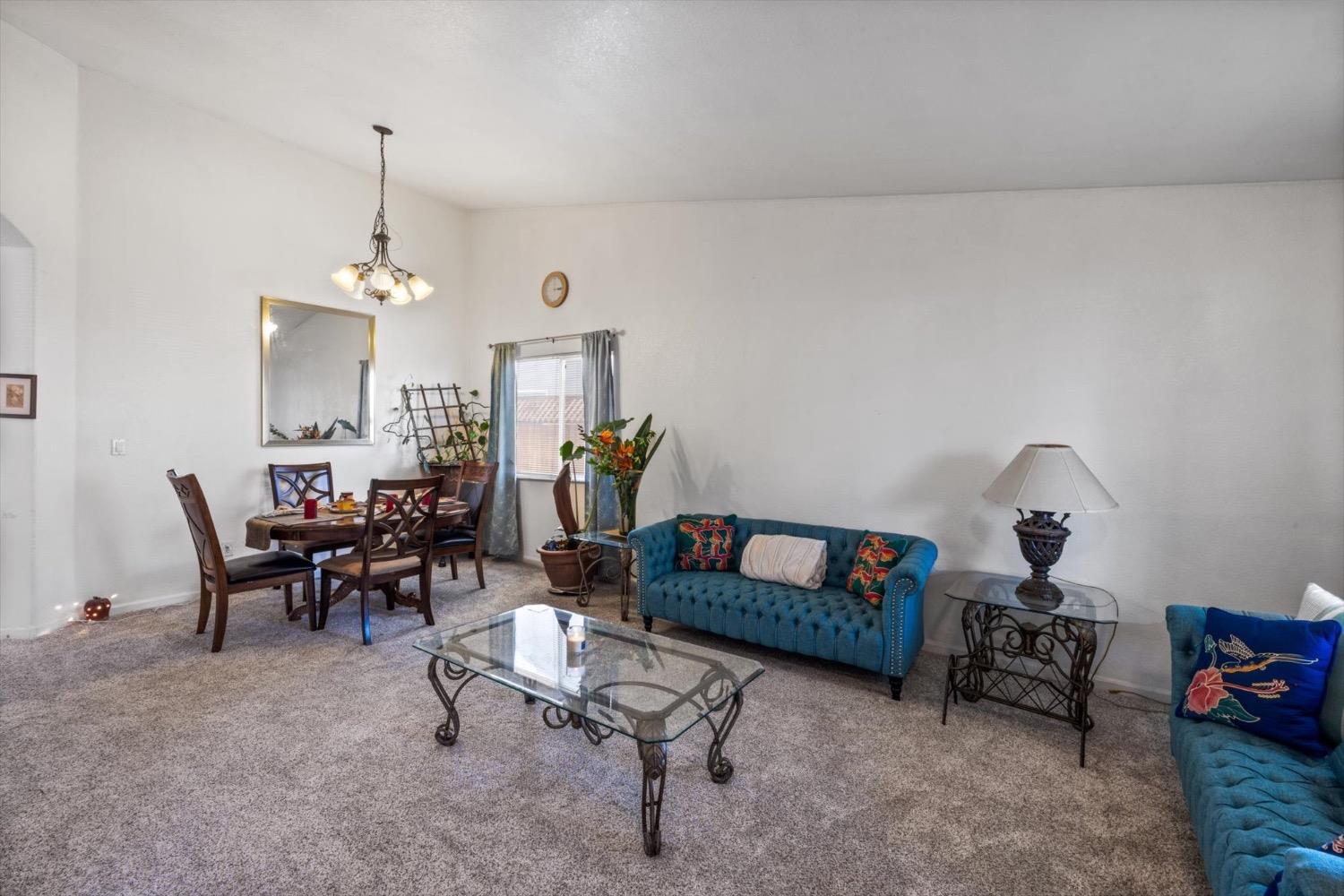 Detail Gallery Image 10 of 57 For 4116 Vercelli St, Stockton,  CA 95206 - 3 Beds | 2 Baths