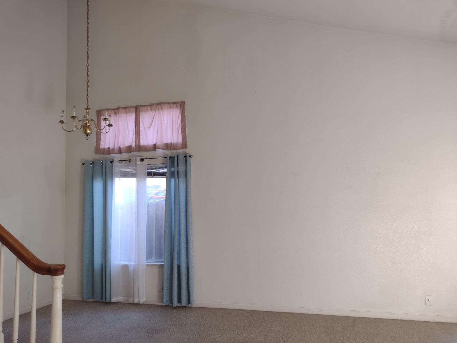 Detail Gallery Image 5 of 56 For 1900 Berryessa Dr, Modesto,  CA 95358 - 3 Beds | 2/1 Baths