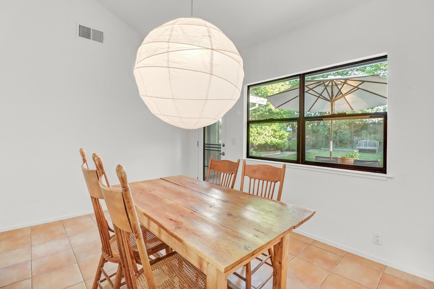 Oyster Bay Avenue, Davis, California image 12