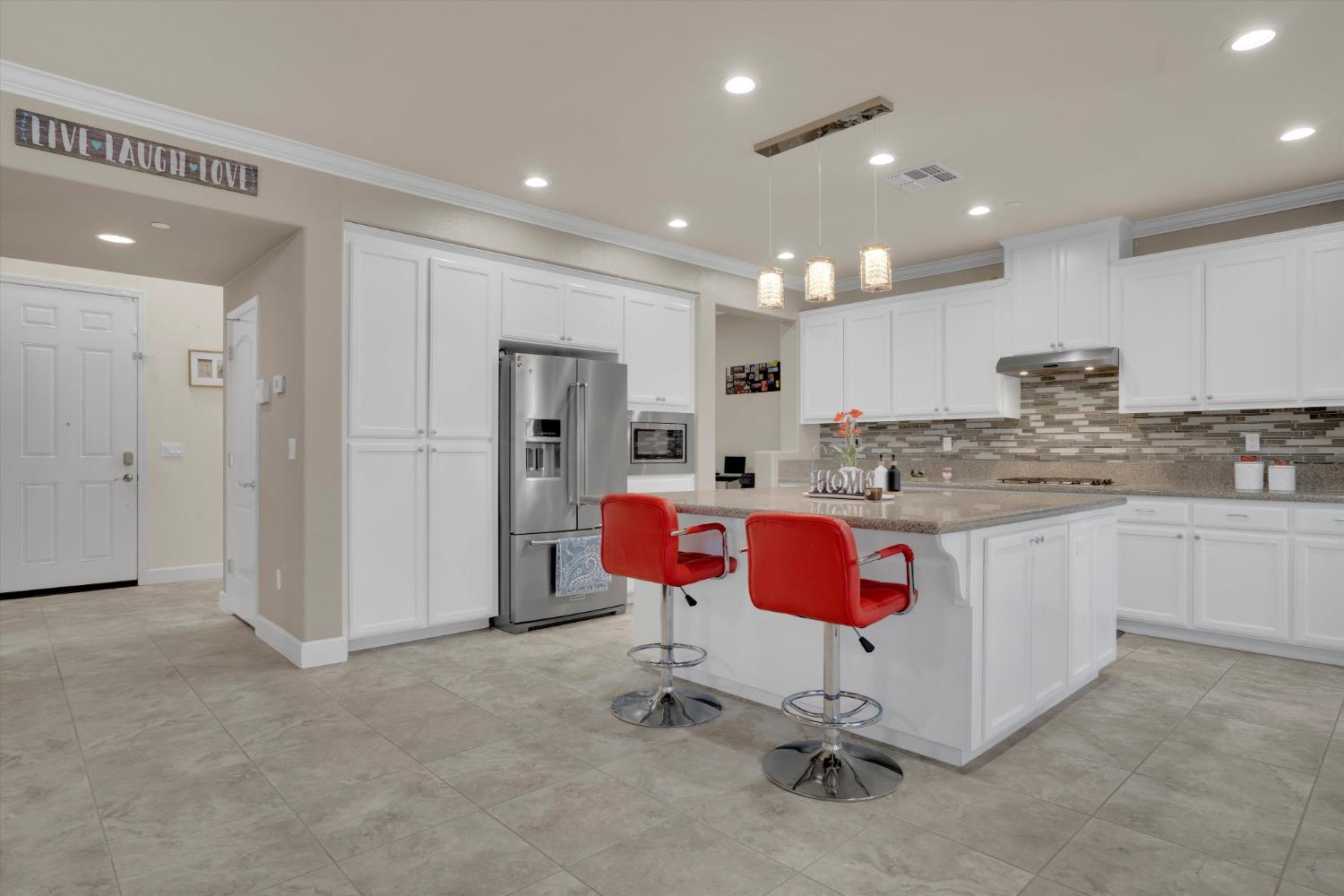 Detail Gallery Image 12 of 42 For 692 N Montebello St, Mountain House,  CA 95391 - 5 Beds | 4 Baths