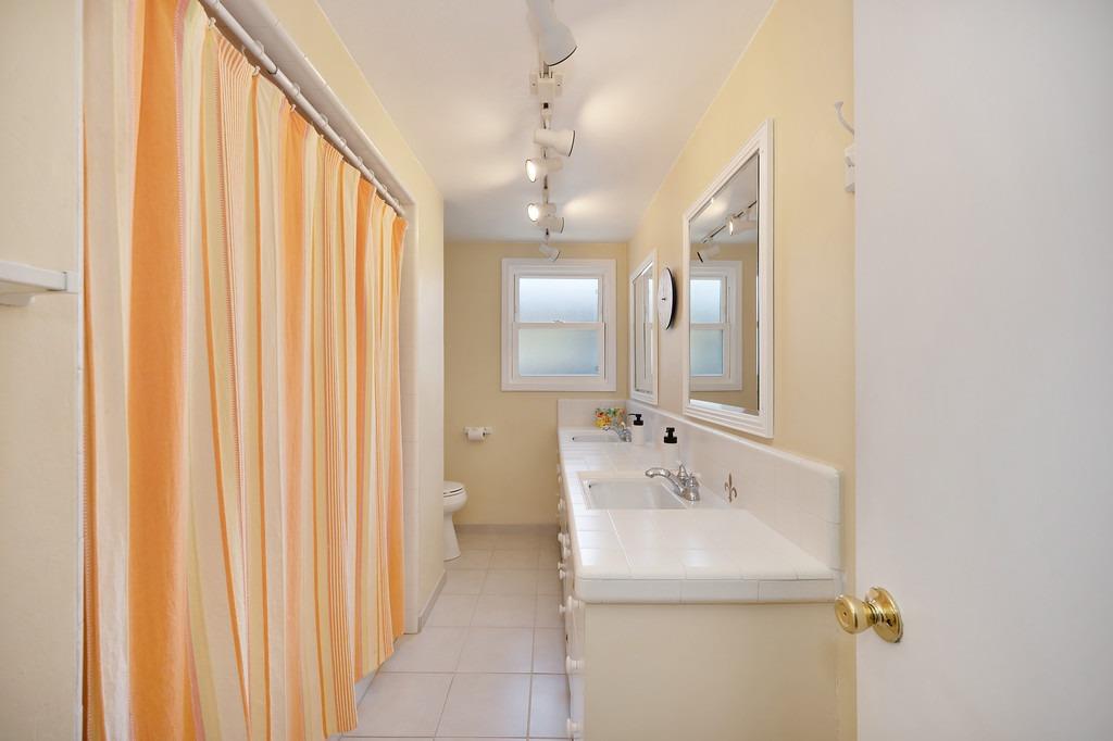 Detail Gallery Image 28 of 80 For 2901 61st St, Sacramento,  CA 95817 - 3 Beds | 1/1 Baths