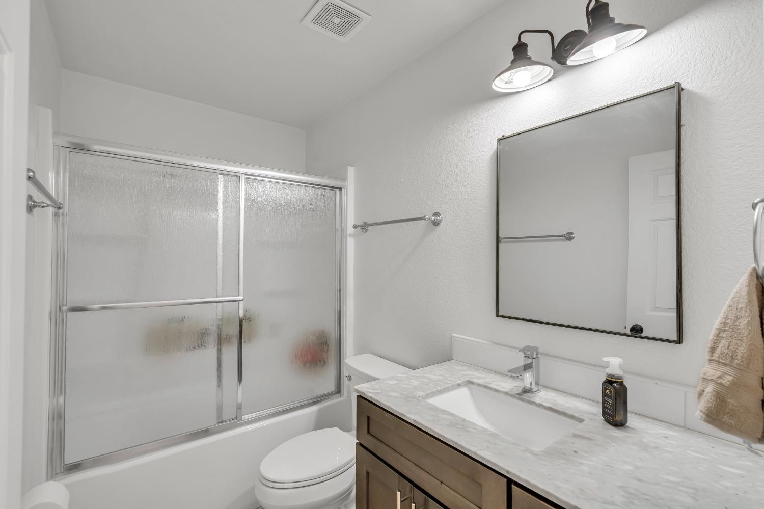 Di Lusso Drive, Elk Grove, California image 20