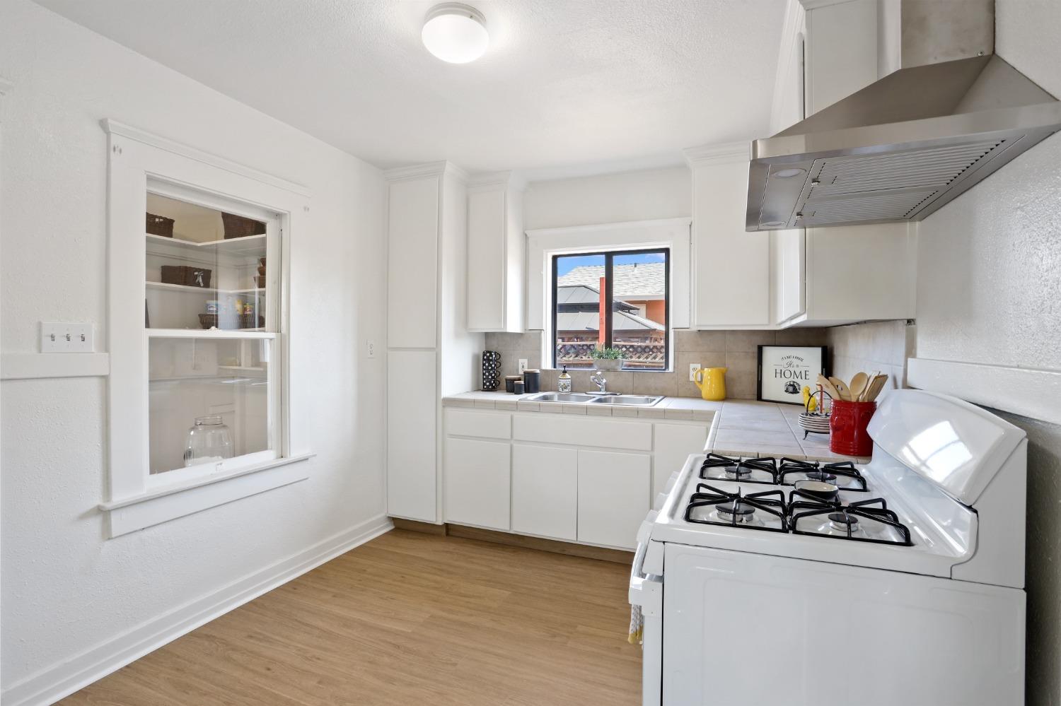 Detail Gallery Image 11 of 25 For 11 E 1st St, Tracy,  CA 95376 - 2 Beds | 1 Baths