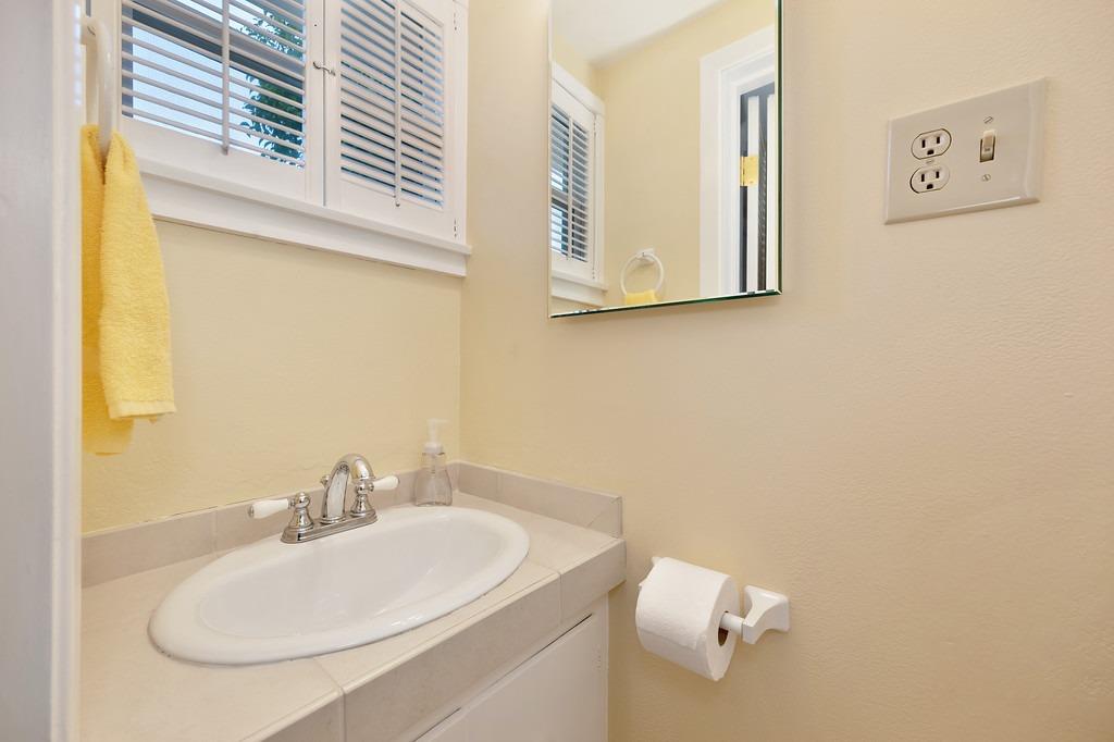 Detail Gallery Image 30 of 80 For 2901 61st St, Sacramento,  CA 95817 - 3 Beds | 1/1 Baths