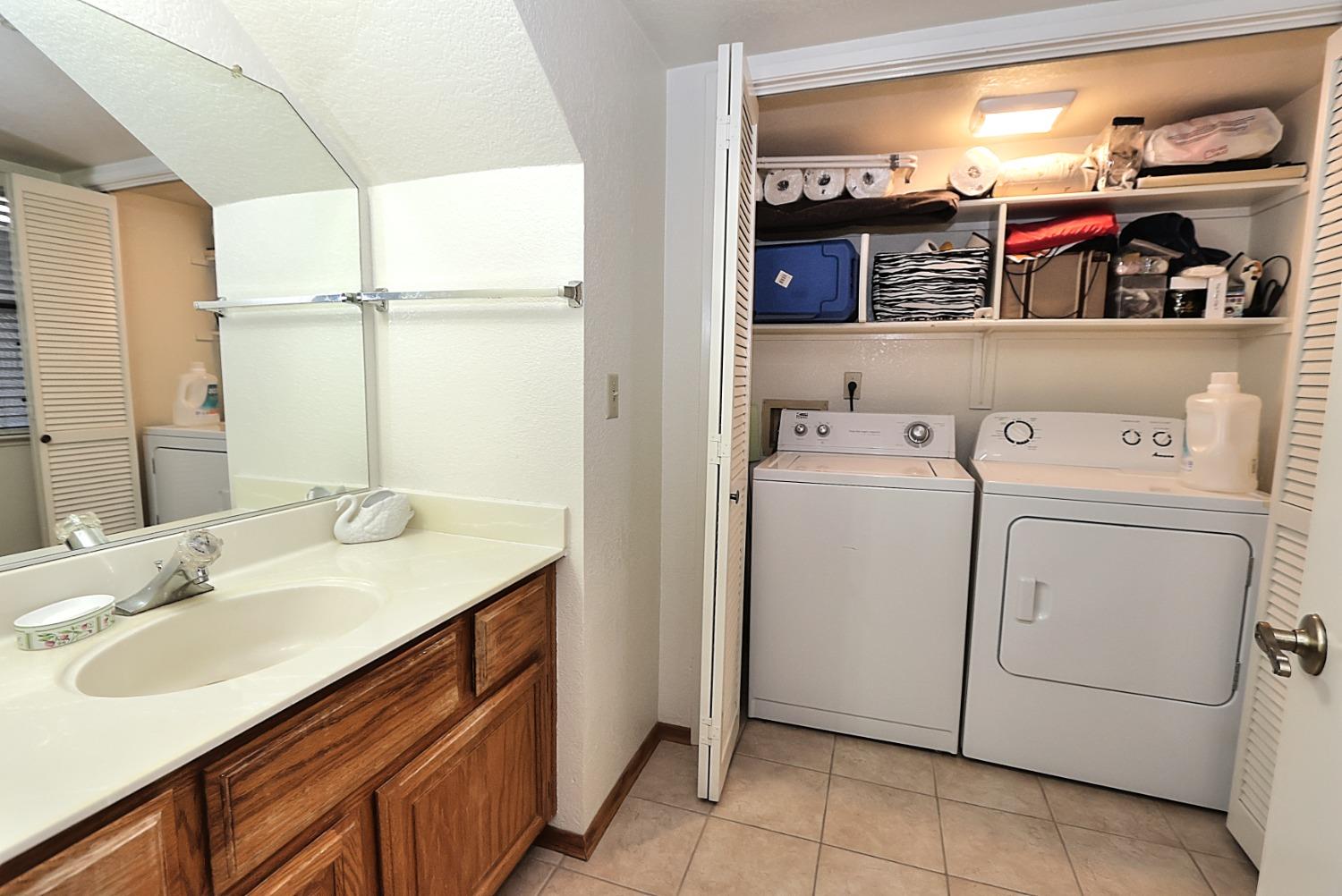 Detail Gallery Image 23 of 69 For 1982 University Park Dr, Sacramento,  CA 95825 - 3 Beds | 2/1 Baths